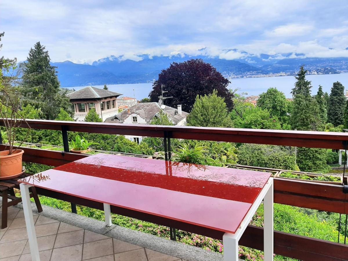 La Finestra Sul Lago - In Villa Con Vista E Posto Auto Coperto Stresa Exterior photo